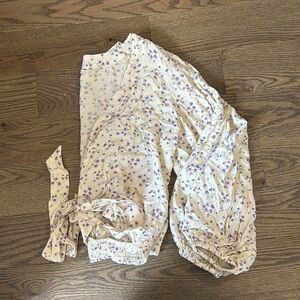 COPY - Tie front puff speed floral top